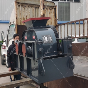 2PG1200x800大型對輥破碎機發貨