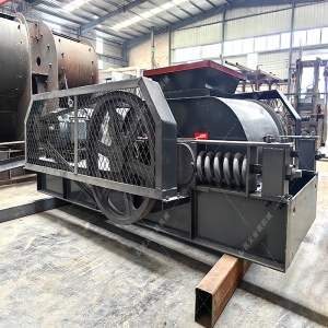 2PGY1200x800大型液壓對輥破碎機(jī)發(fā)貨