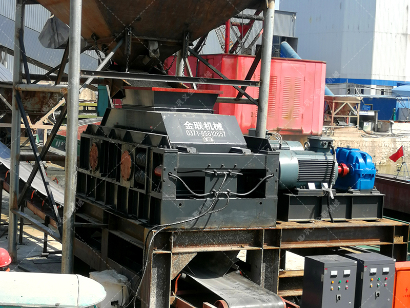 青石和河卵石哪個制砂好？用對輥破碎機(jī)怎么樣？